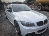 F series style carbon fiber and gloss black mirror caps for Pre-LCI E90